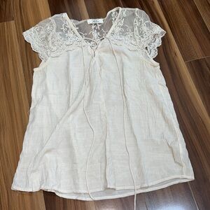 Medium addictive apparel lace summery top